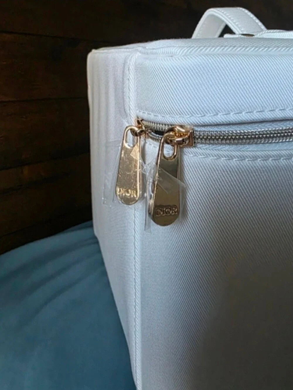 Dior Beauty White Vanity Bag Makeup Case With Mirror VIP PLATINUM GWP Dior Towel